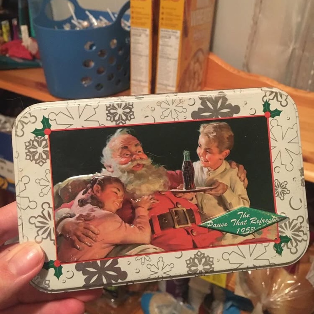 1999 Coca C O L A Christmas tin